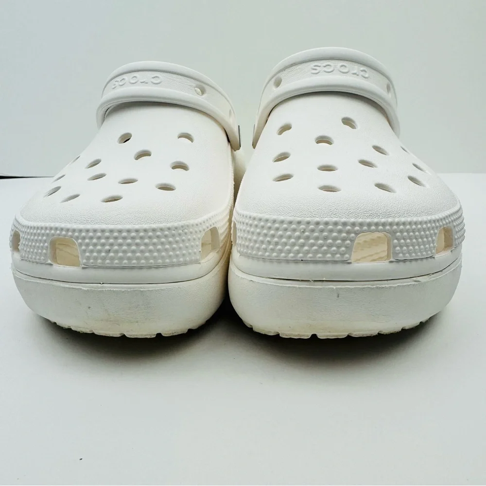 Crocs Women's Classic Platform Clog. Women’s size 10. Very clean.